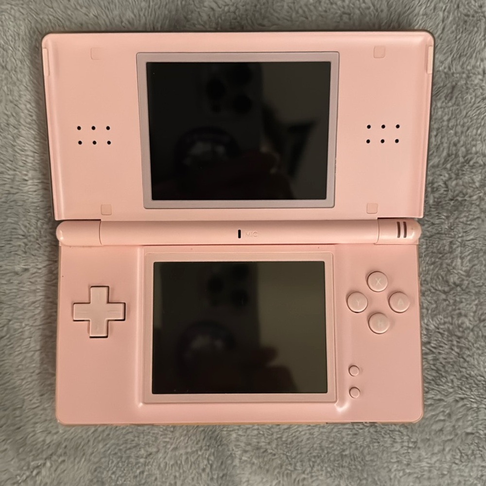 *SUPER RARE* 2007 Nintendo DS Lite pastel pink. Authentic.